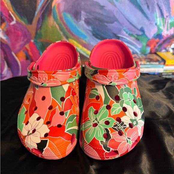 CROCS Floral Clogs - Picture 3 of 4